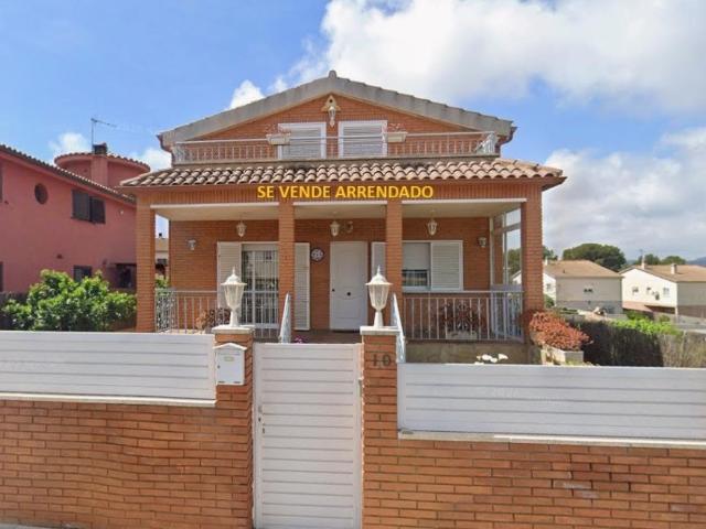 ACTIVO EN RENTABILIDAD – Chalet independiente alquilado en la urbanización Oasis, El Vendrell