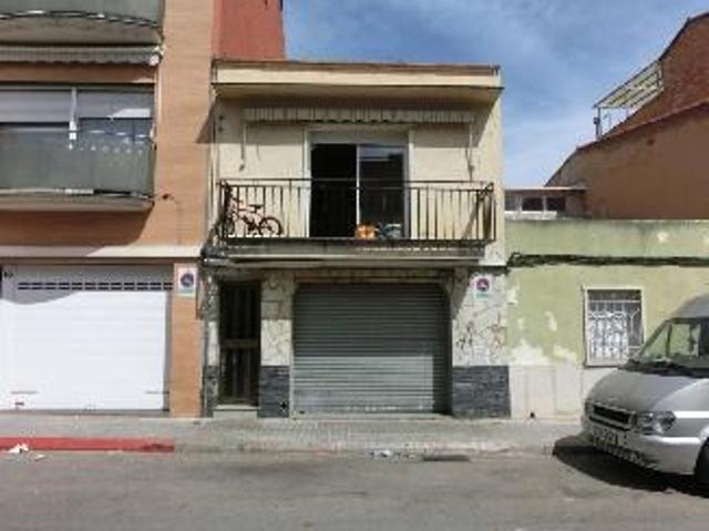 ACTIVO ESTRATÉGICO EN SABADELL EDIFICIO MIXTO CON ALTO DESCUENTO Y GRAN RENTABILIDAD