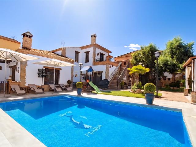 Exclusiva Propiedad Boutique con 3 Apartamentos Independient. 190m² Arriate