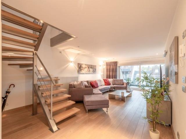 Aangenaam duplex appartement met ruime terrassen centraal g
