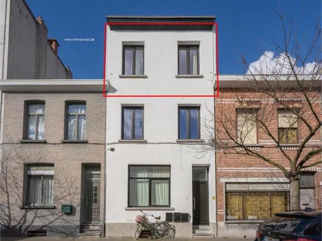 Aangenaam split level één slaapkamer appartement