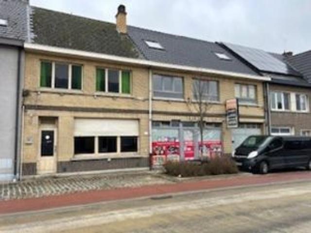 Aalst Herdersem: te renoveren of te slopen woning met t.