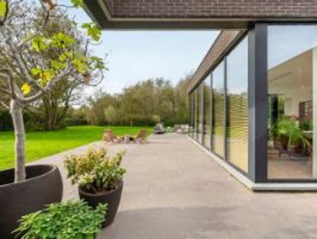 AARTSELAAR Exclusieve villa met riante tuin!