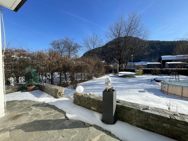 Ab April: 3 Zimmer Gartenwohnung mit Garage