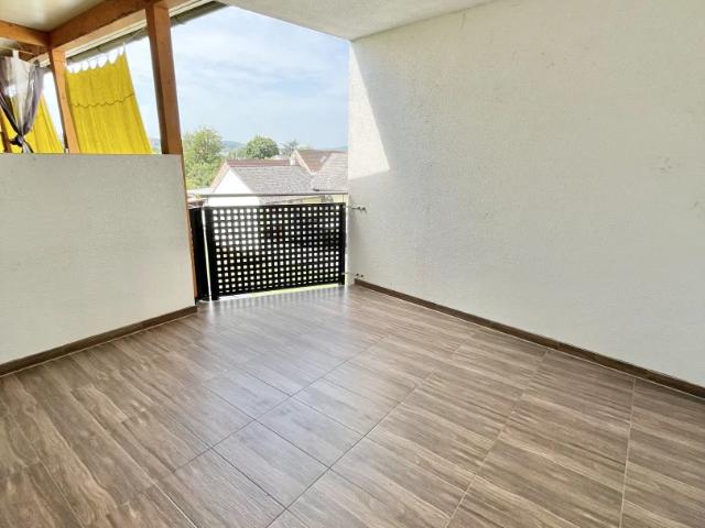 Ab August verfügbar: 2 Zimmer Whg mit großem Balkon und Terrasse am Hauptplatz Jennersdorf