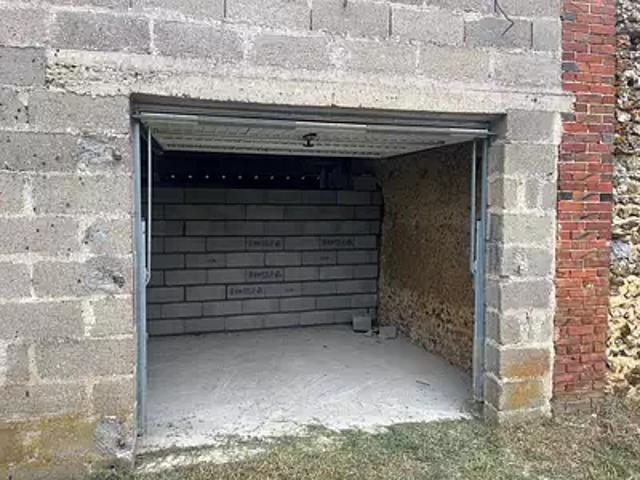 Abondant 28410 Location parking