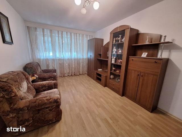 Abator, Sos. Mangaliei, 2 decomandate, 52 mp, la cheie, gaze, 400 Euro