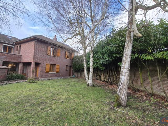 ABBEVILLE PROCHE GARE ET HOPITAL 170M² HABITABLE 4 CHAMBR