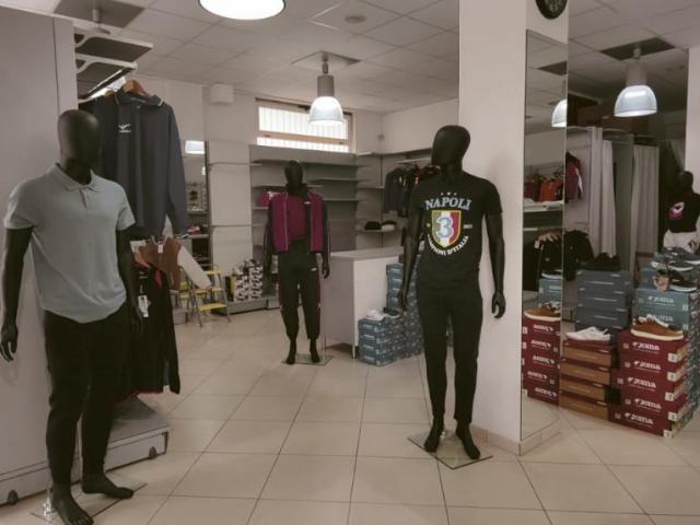 Abbigliamento in vendita a Campagna