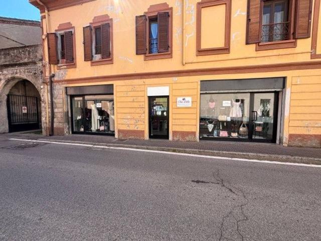 Abbigliamento in vendita a Casorate Primo