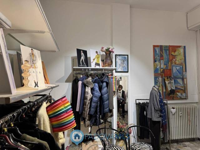 Abbigliamento in vendita a Padova