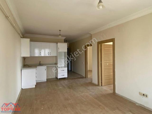 Abdulhamitde Kiralık 2+1 Bakımlı Ferah Kiralık Daire Toprak Emla