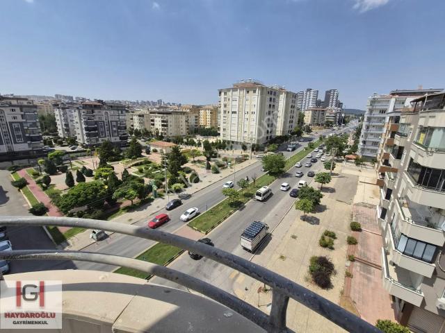 Abdulkadir Aksu Bulv. Kiralık Bakımlı Geniş 4+1 Daire