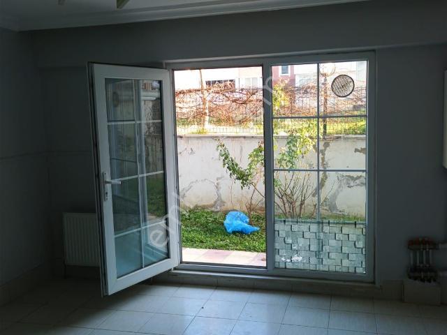 Abdurrahman Mah.erasta Avm Arkası Satılık 1+1 Bahçe Katı
