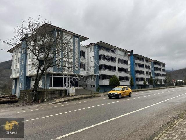 Abdipaşa Da Ana Yola Cephe Satılık Dükkan