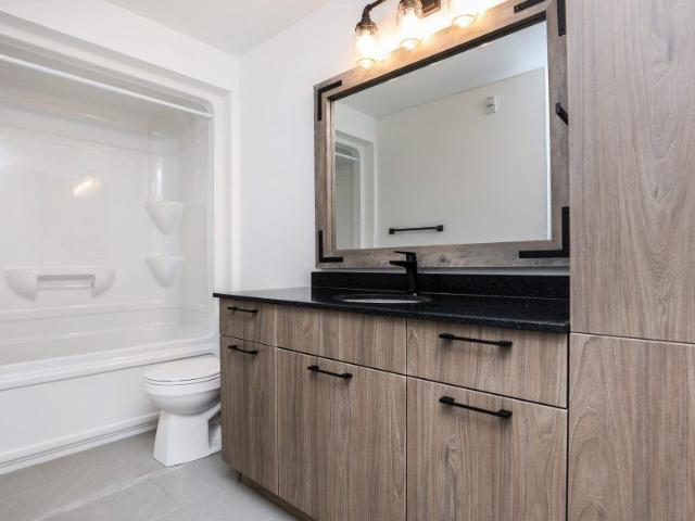 Aberdeen: Loft Suites – 710 Westminster