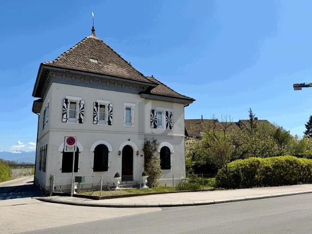 ABGETRENNT UND RENOVIERT IM HEILIGEN LAND UND GARTEN