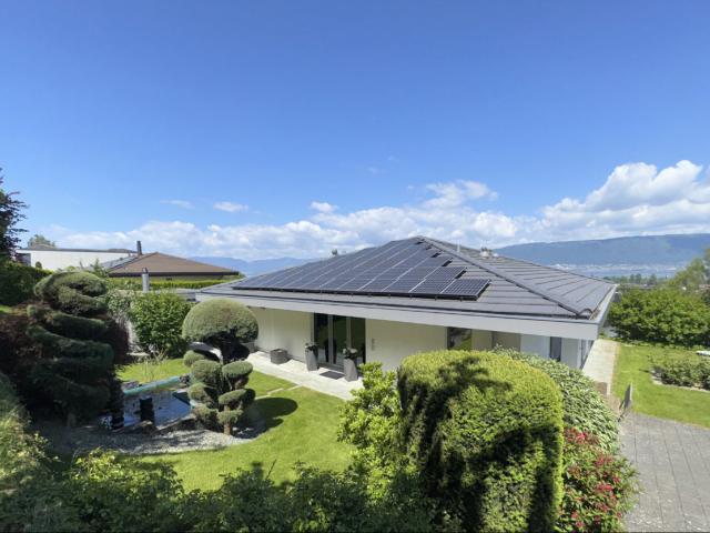 ABGETRENNTE VILLA, ZUFLUCHTSORT DES FRIEDENS AUF DIE UFER DES NEUCHÂTELSEES