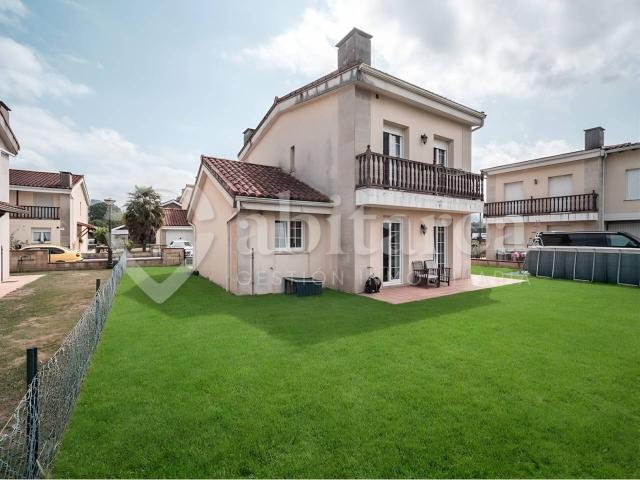 ABITAREA VENDE IMPECABLE CHALET INDIVIDUAL CON PARCELA. URBANIZACIÓN PRIVADA. EXCELENTE OPORTUNIDAD