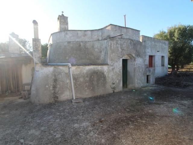 ABITAZIONE CON TERRENO C.DA EREDITA’ VILLA CASTELLI