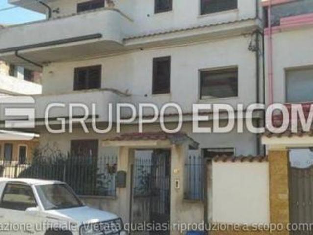 Abitazione di tipo civile di 146 mq in vendita a Gioia Tauro Rif. 4548777