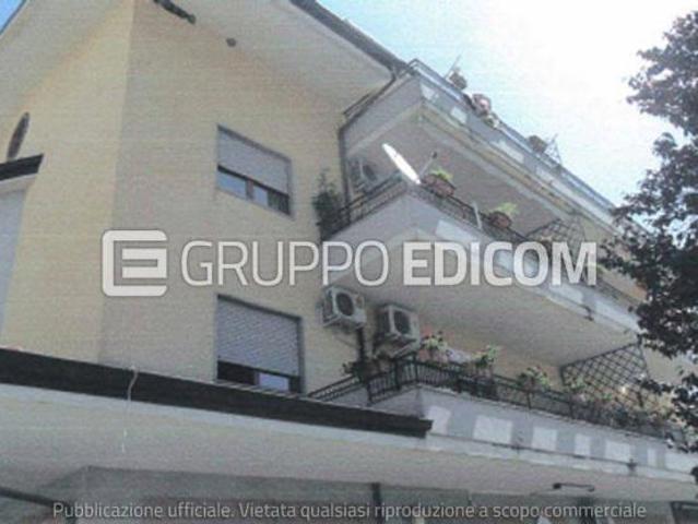 Abitazione di tipo civile di 187 mq in vendita a Montalto Uffugo Rif. 4553335