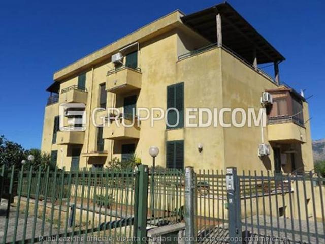 Abitazione di tipo civile di 130 mq in vendita a Carini Rif. 4553453