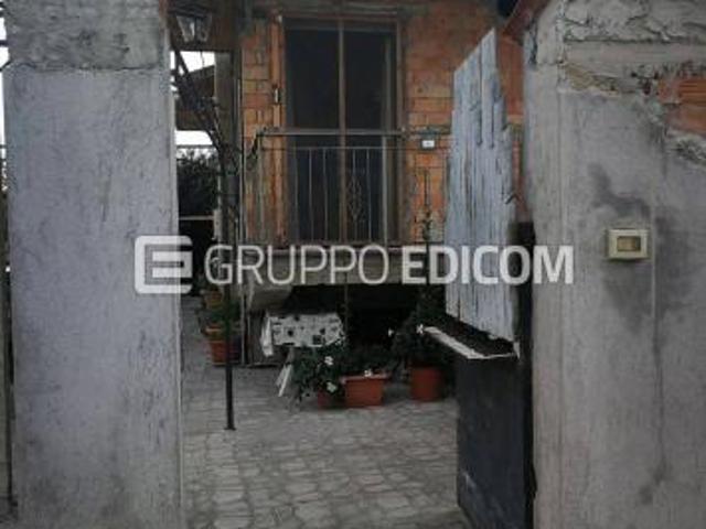 Abitazione di tipo civile di 130 mq in vendita a Bianco Rif. 4547438