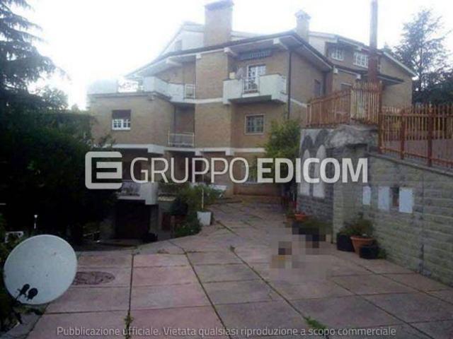Abitazione di tipo civile di 241 mq in vendita a Cosenza Rif. 4554772