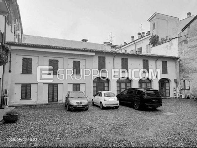 Abitazione di tipo civile di 279 mq in vendita a Novara Rif. 4545813