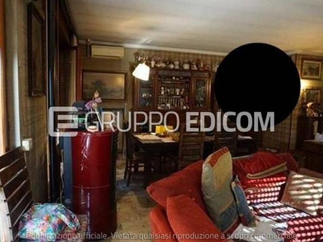 Abitazione di tipo civile di 212 mq in vendita a Borgomanero Rif. 4547521