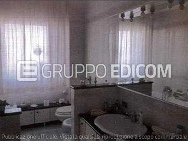 Abitazione di tipo civile di 214 mq in vendita a Palermo Rif. 4551140