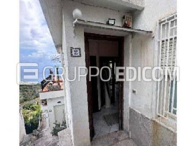 Abitazione di tipo civile di 66 mq in vendita a Taormina Rif. 4541198