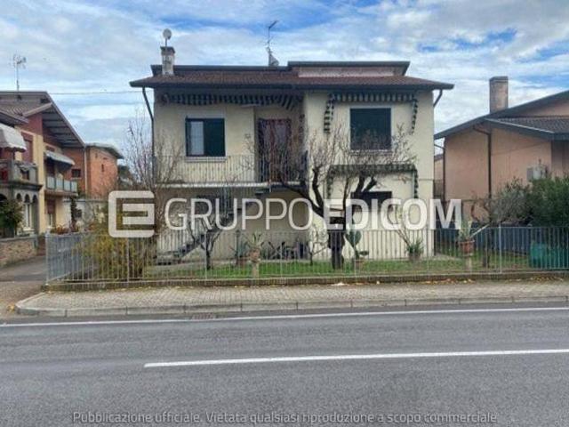 Abitazione di tipo economico di 143 mq in vendita a Campolongo Maggiore Rif. 4550778