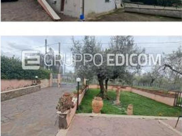 Abitazione di tipo economico di 152 mq in vendita a Frasso Sabino Rif. 4541812