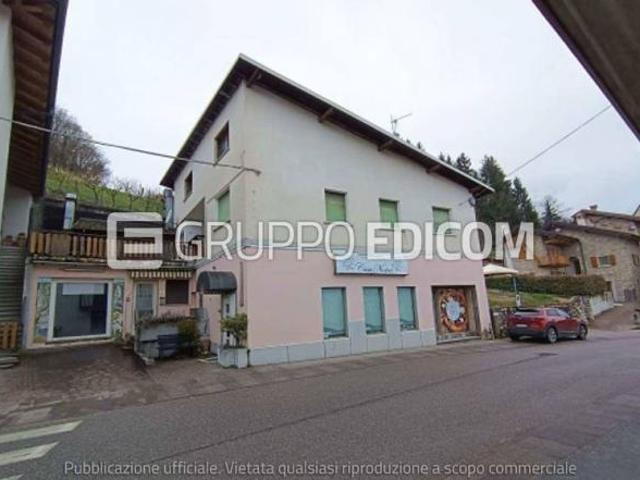 Abitazione di tipo economico di 171 mq in vendita a Lamon Rif. 4551072