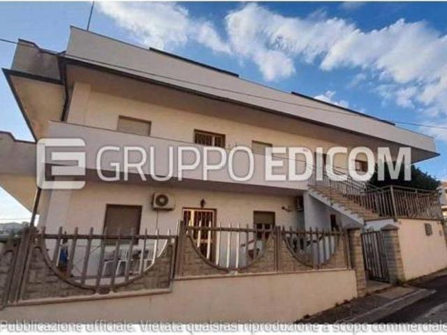 Abitazione di tipo economico di 125 mq in vendita a Satriano Rif. 4542966