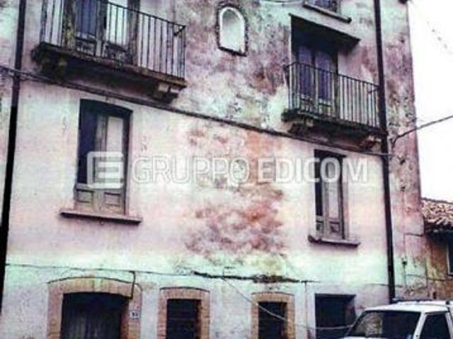 Abitazione di tipo economico di 299.5 mq in vendita a Castrolibero Rif. 4550964