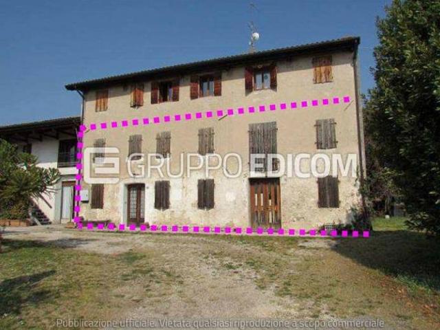 Abitazione di tipo economico di 219 mq in vendita a Colle Umberto Rif. 4549321