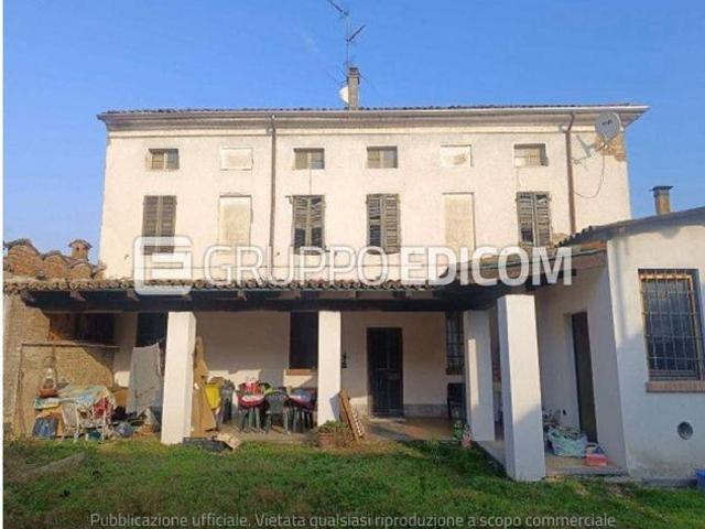 Abitazione di tipo economico di 349 mq in vendita a Isola Sant'Antonio Rif. 4545172