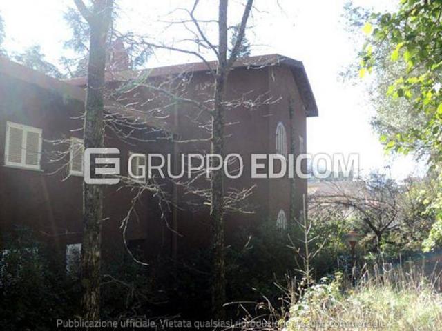 Abitazione di tipo economico di 325 mq in vendita a Carolei Rif. 4545277