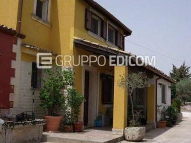 Abitazione di tipo economico in vendita a Canicattini Bagni Rif. 4548100