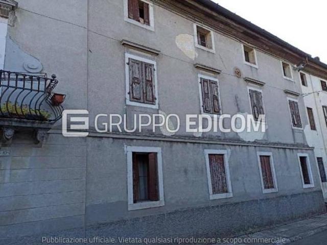 Abitazione di tipo signorile di 246 mq in vendita a Aviano Rif. 4554429