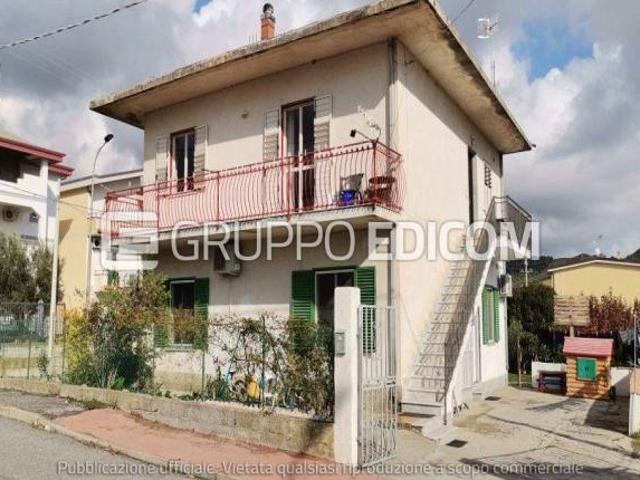 Abitazione di tipo popolare di 103 mq in vendita a Sellia Marina Rif. 4552019