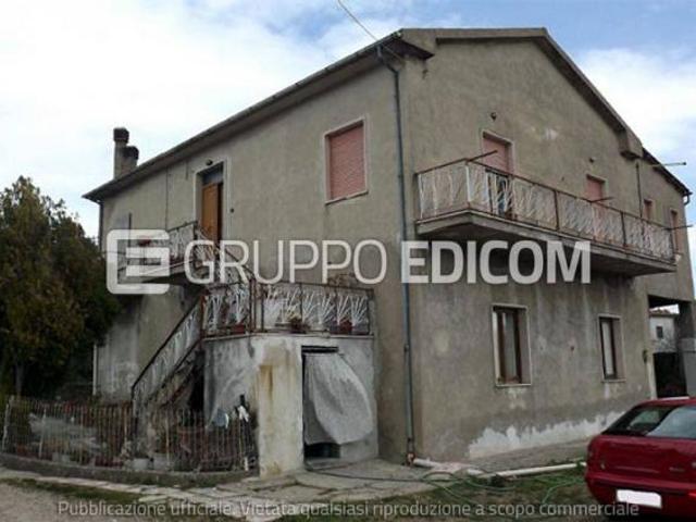Abitazione di tipo popolare di 202.3 mq in vendita a Montalto Uffugo Rif. 4550385