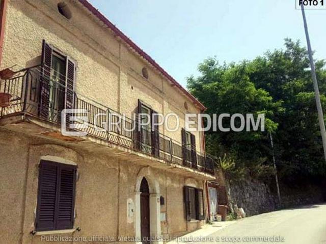 Abitazione di tipo popolare di 290 mq in vendita a Casali del Manco Rif. 4544348