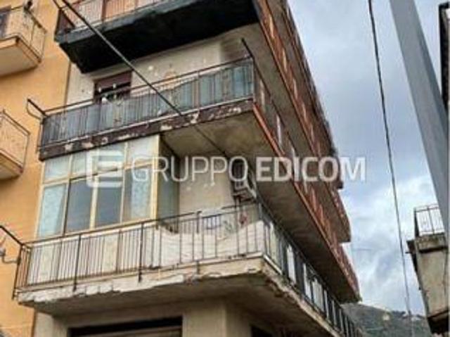 Abitazione di tipo popolare in vendita a Palermo Rif. 3559180
