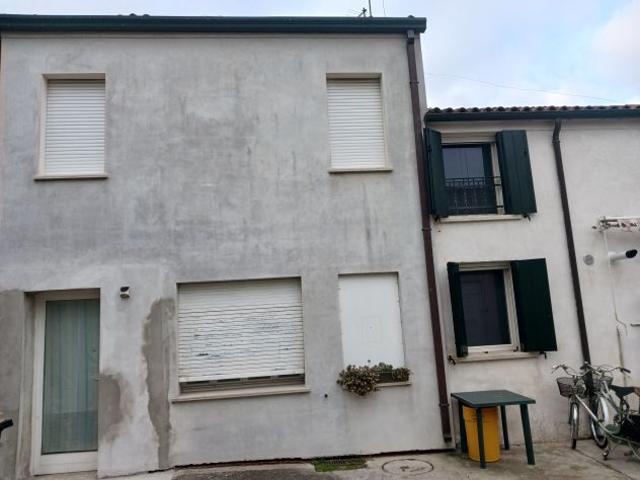 Abitazione in linea a schiera da ristrutturare V CA.100