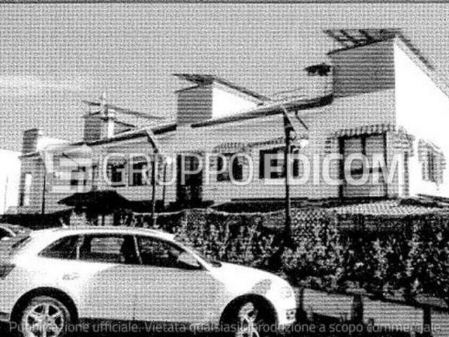 Abitazione in villini di 1330.32 mq in vendita a Cosenza Rif. 4499962
