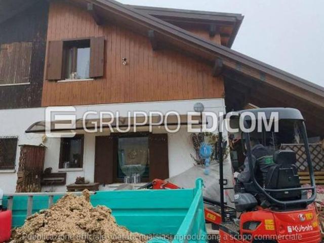 Abitazione in villini di 141 mq in vendita a Tambre Rif. 4547965